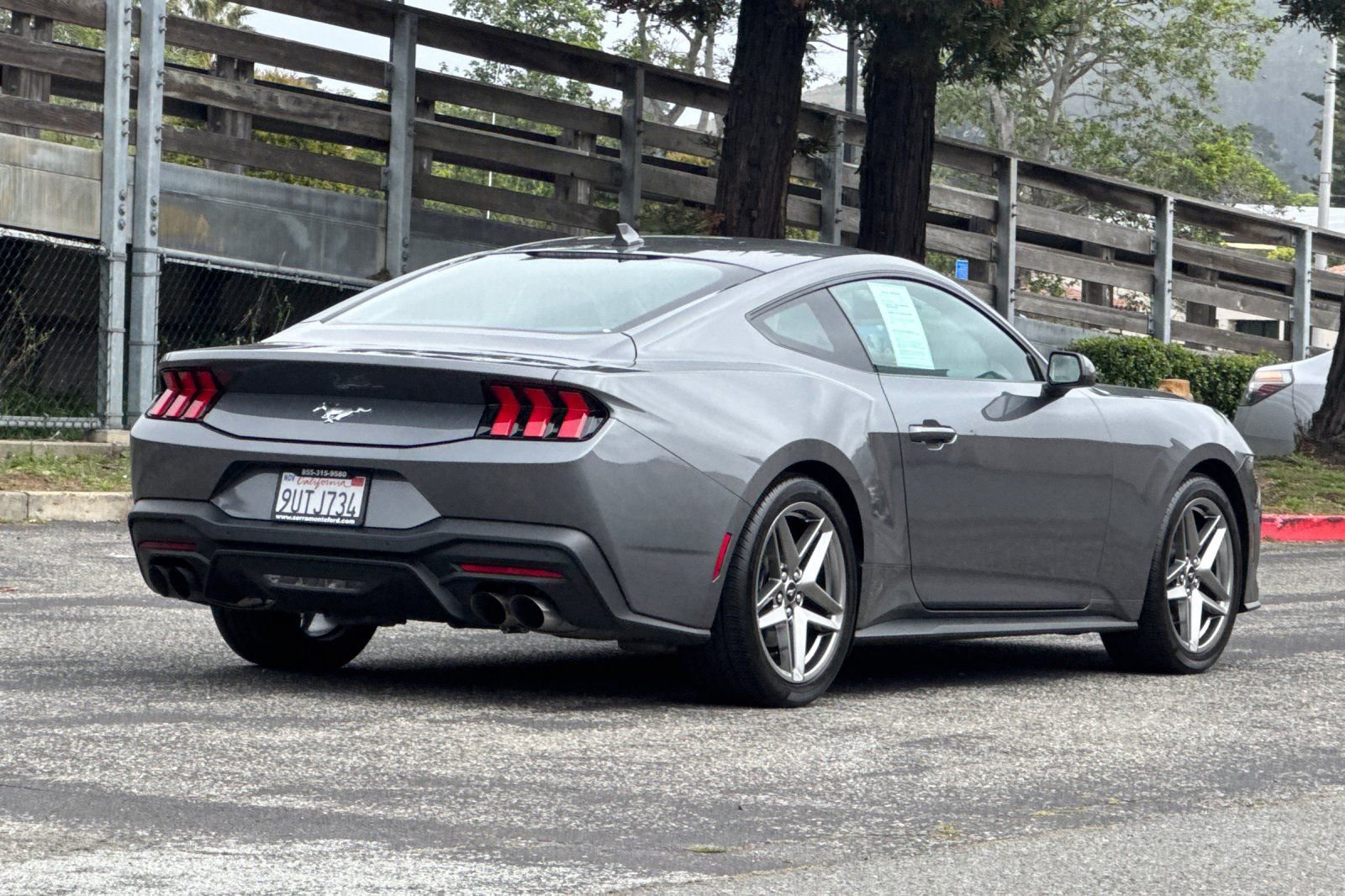 Used 2025 Ford Mustang Coupe RWD image 4