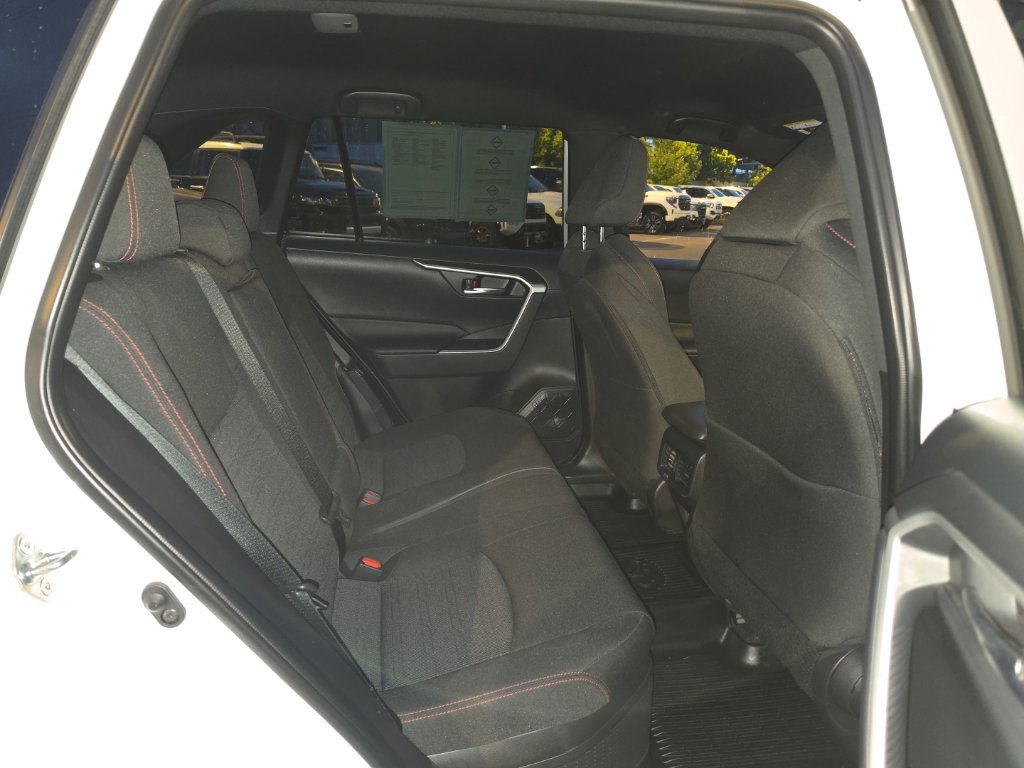 Used 2025 Toyota RAV4 SE AWD/4WD image 16