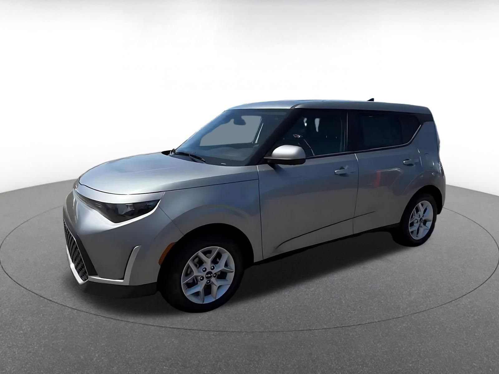 Used 2025 Kia Soul LX w/ LX Technology Package FWD image 8
