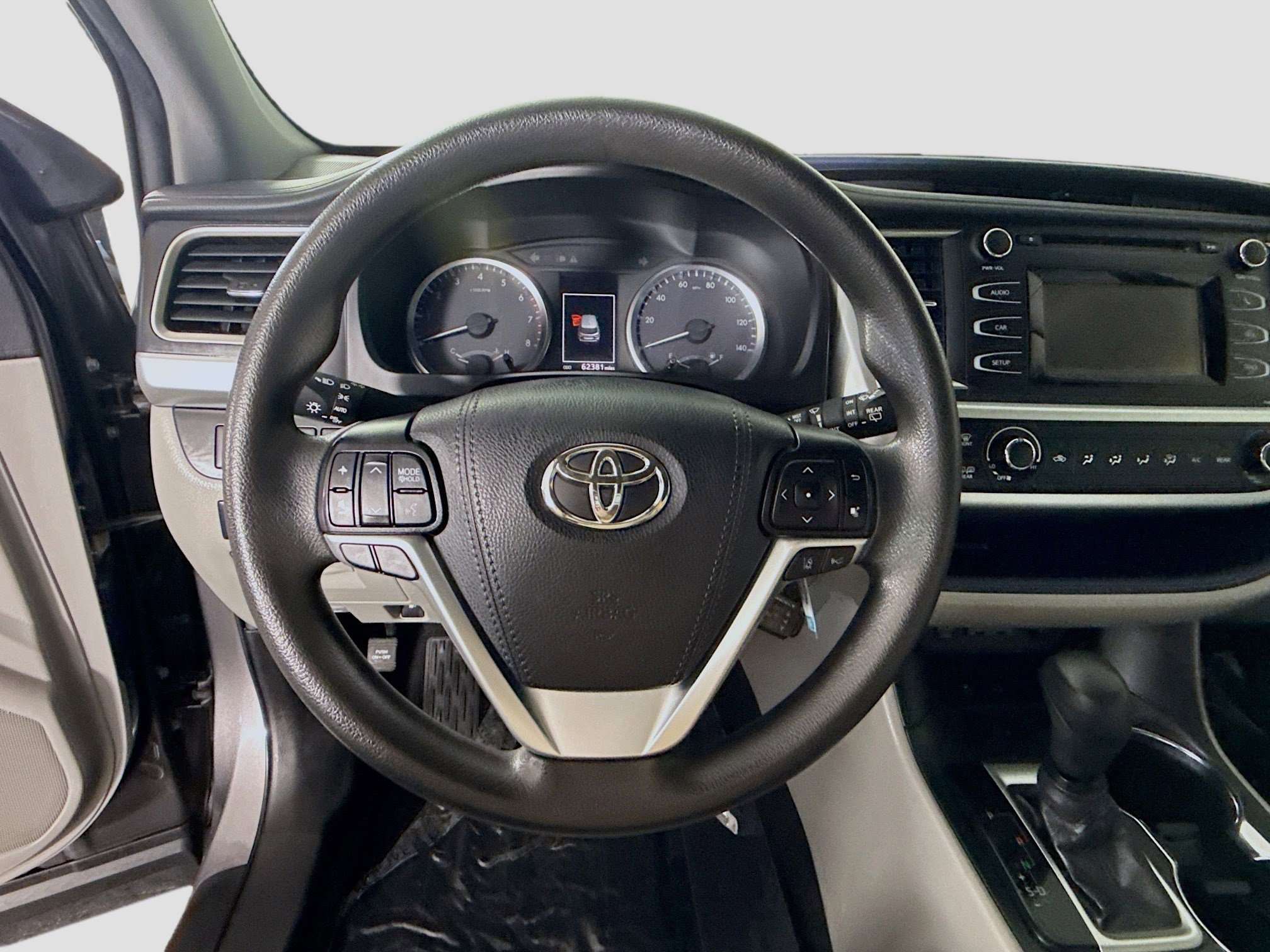 Used 2019 Toyota Highlander LE image 13
