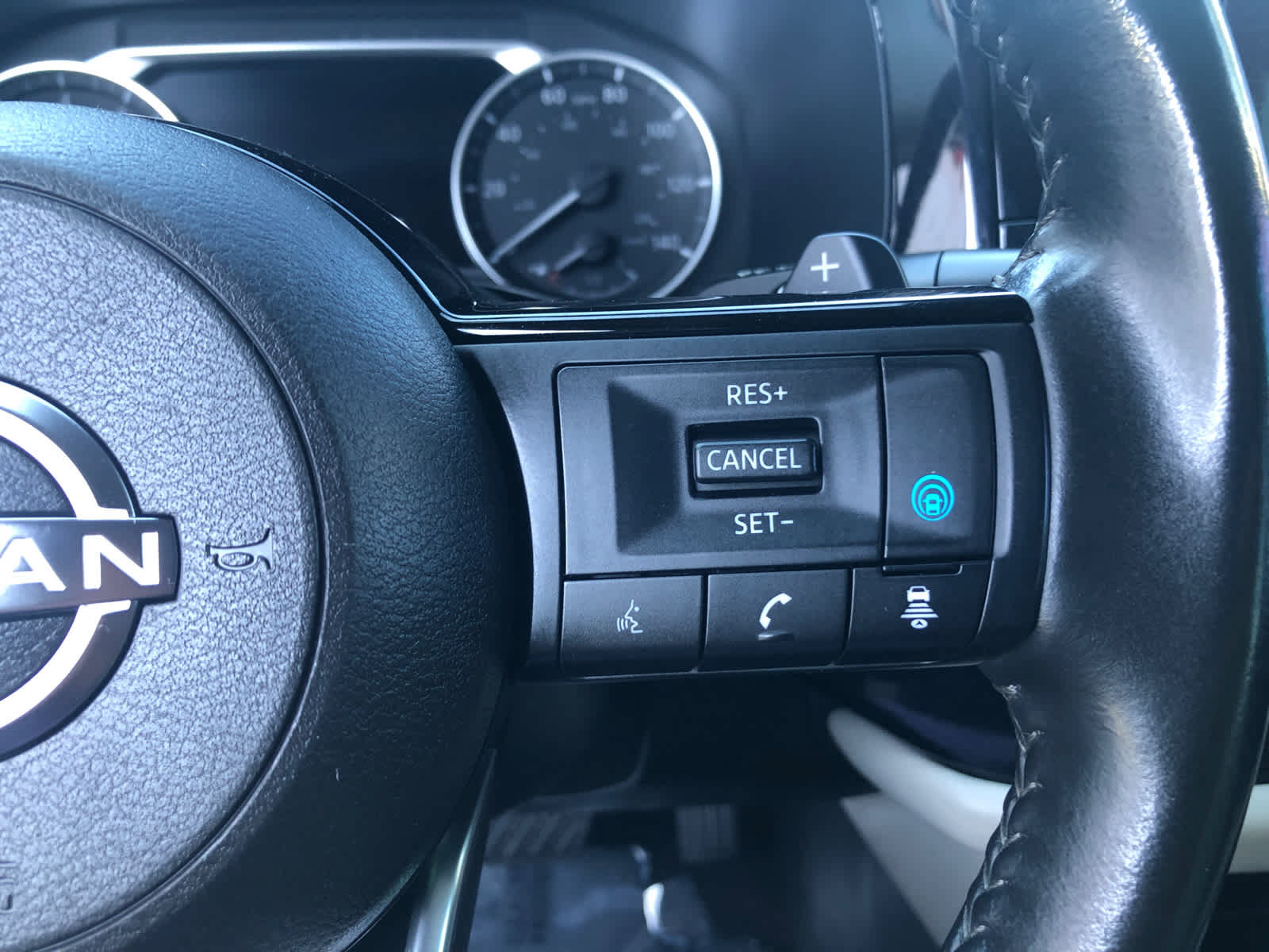 Used 2022 Nissan Pathfinder SV AWD/4WD image 8