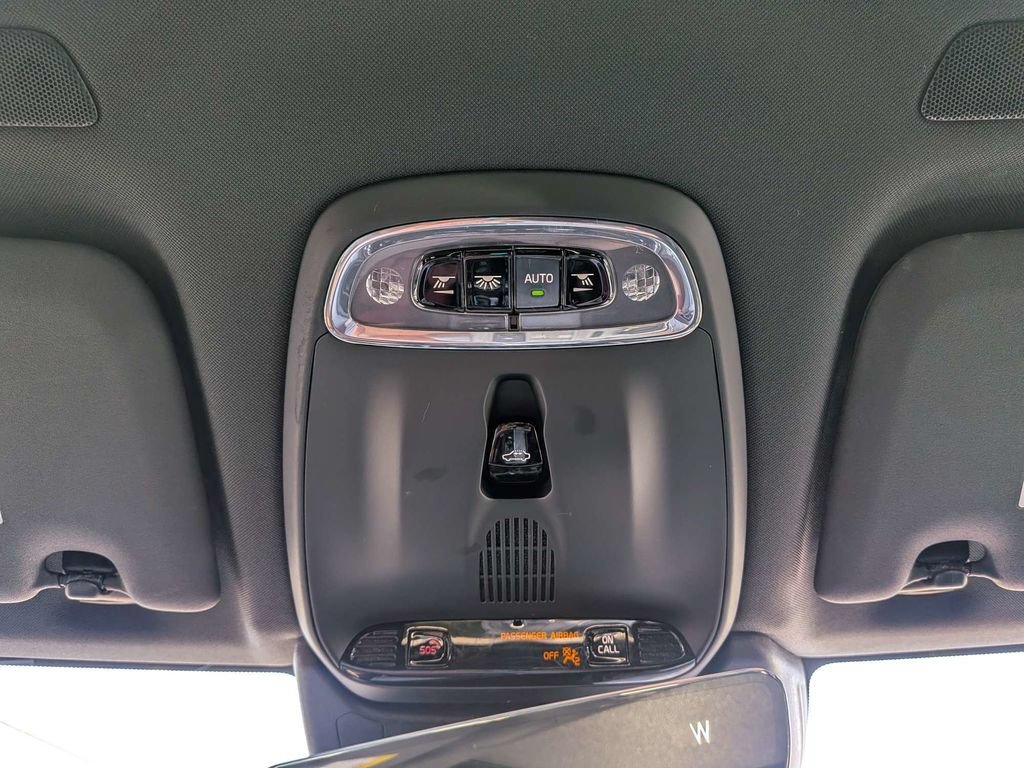 Used 2019 Volvo XC60 T8 R-Design w/ Protection Package Premier AWD/4WD image 31