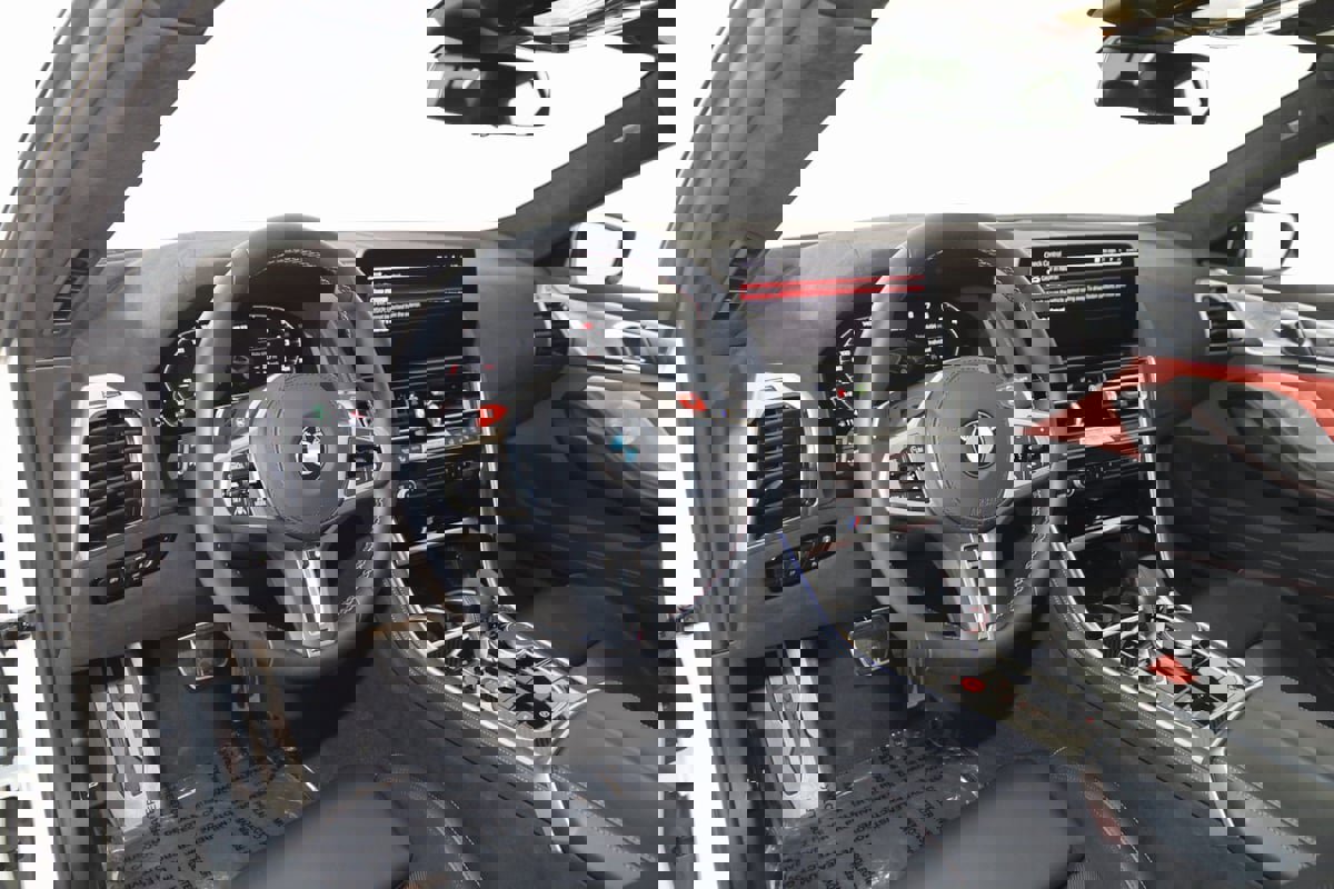 Used 2025 BMW M8 Competition image 33