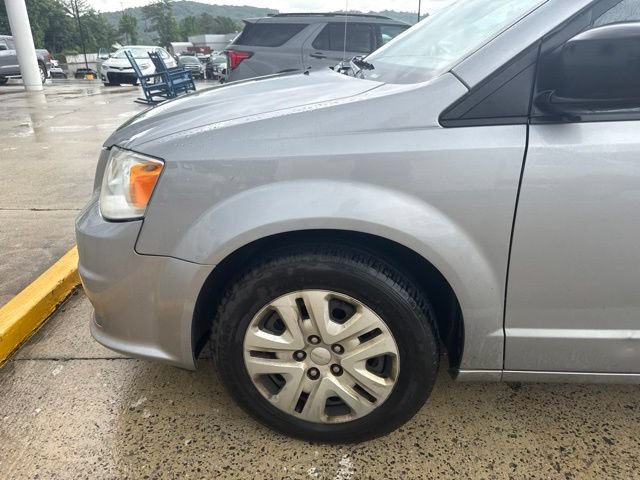 Used 2018 Dodge Grand Caravan SE FWD image 5