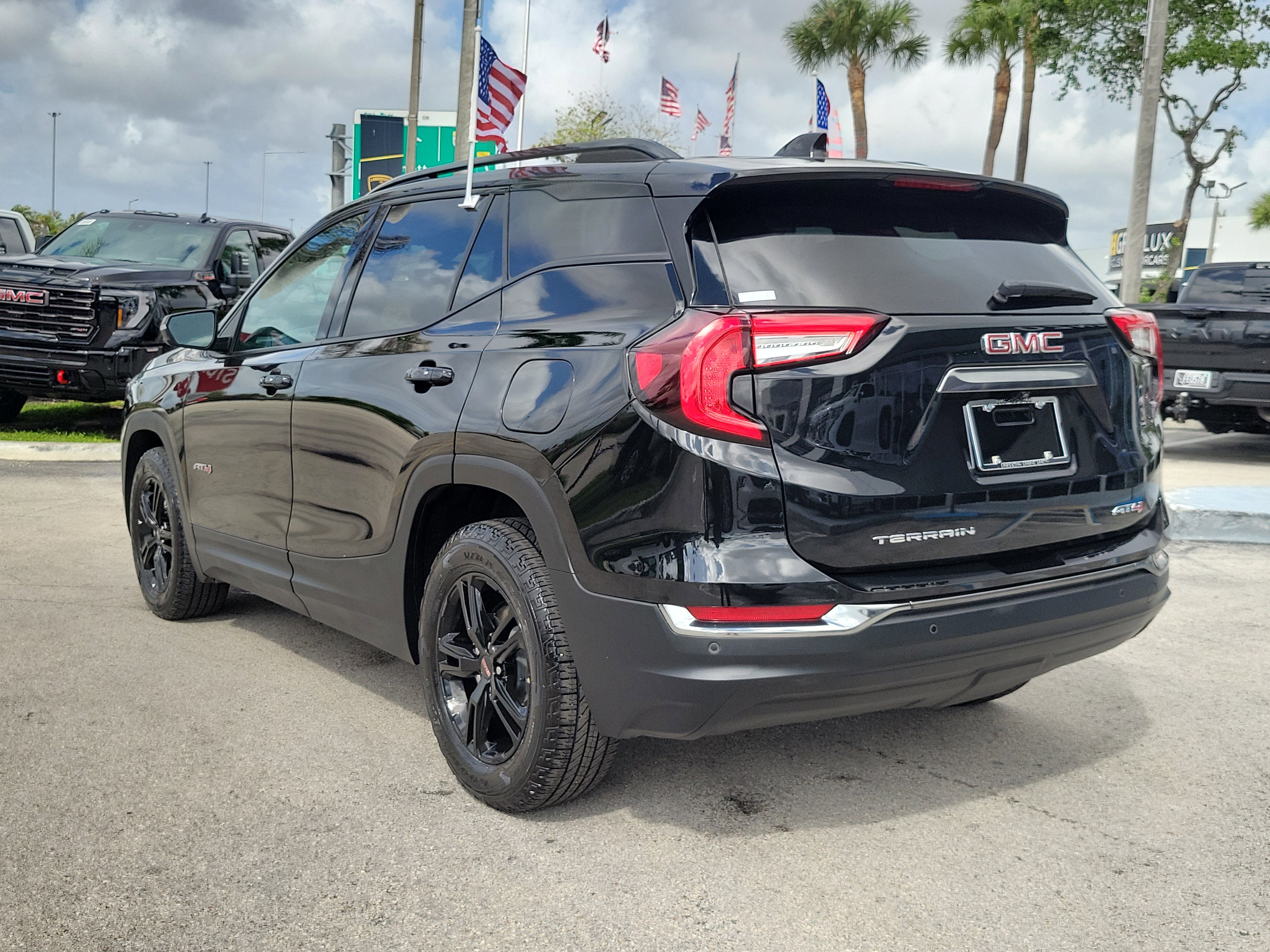 Used 2023 GMC Terrain AT4 w/ Infotainment Package II image 7