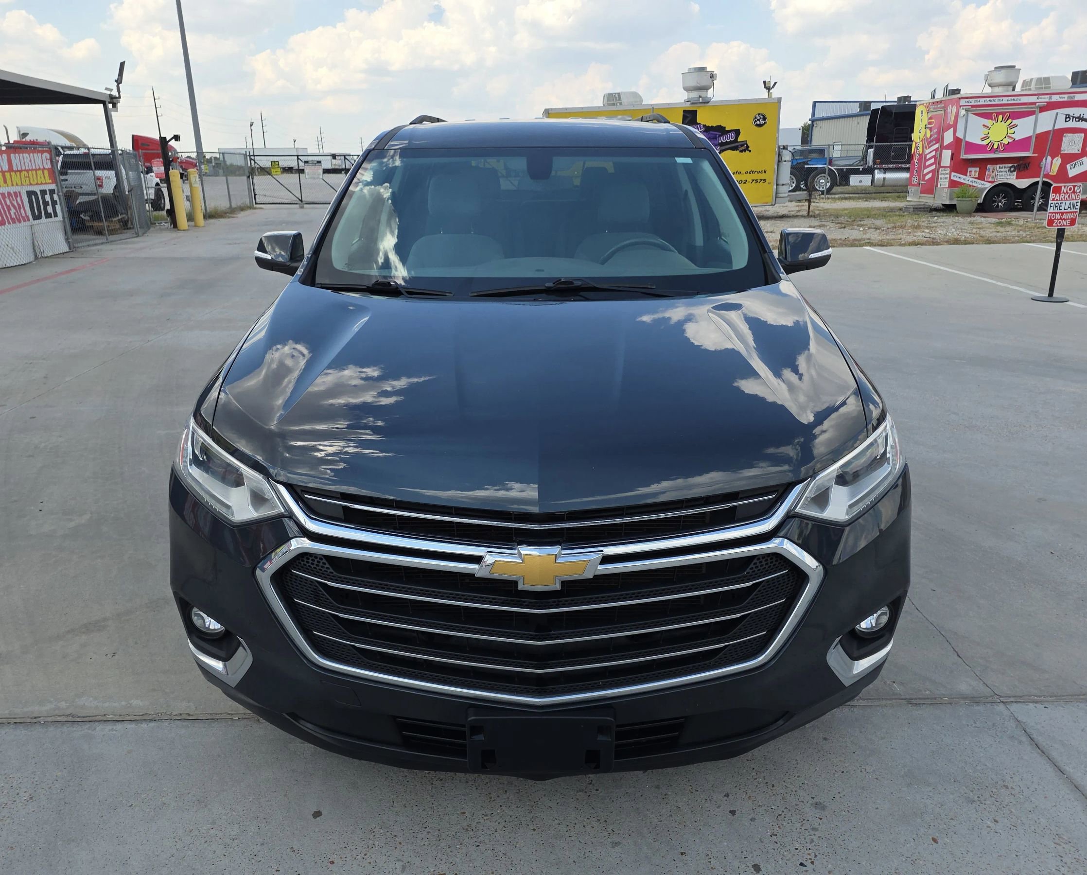 Used 2021 Chevrolet Traverse LT image 4