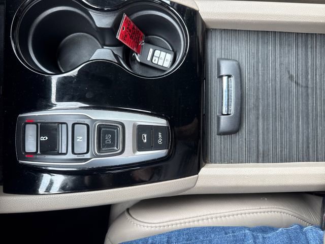 Used 2018 Honda Pilot Touring image 19