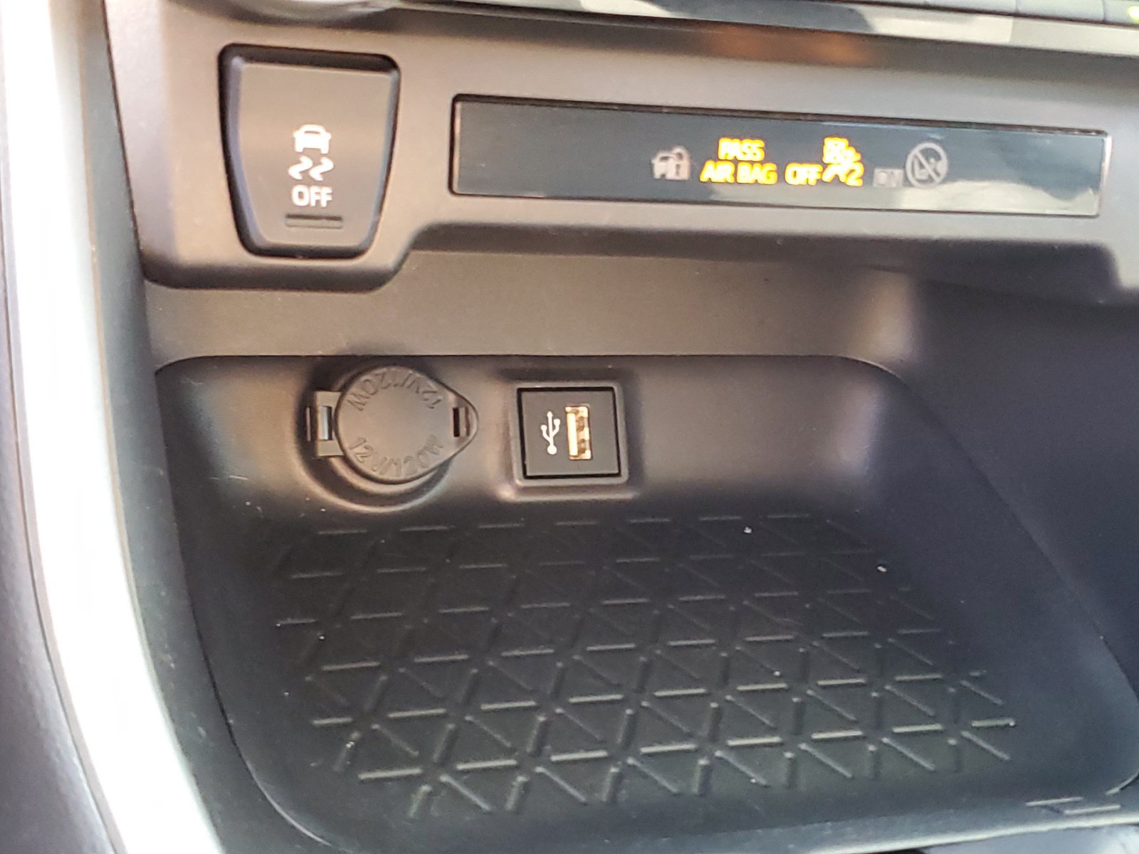 Certified 2025 Toyota RAV4 XLE AWD/4WD image 29