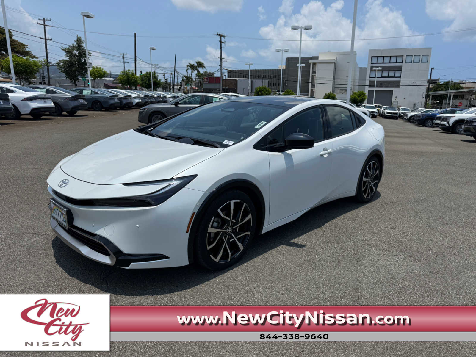 Used 2024 Toyota Prius Prime FWD image 1