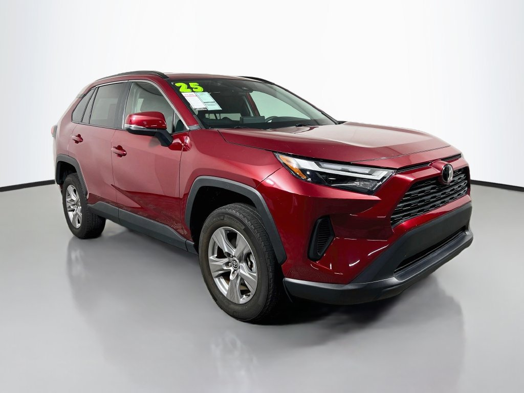 Used 2025 Toyota RAV4 XLE FWD image 1