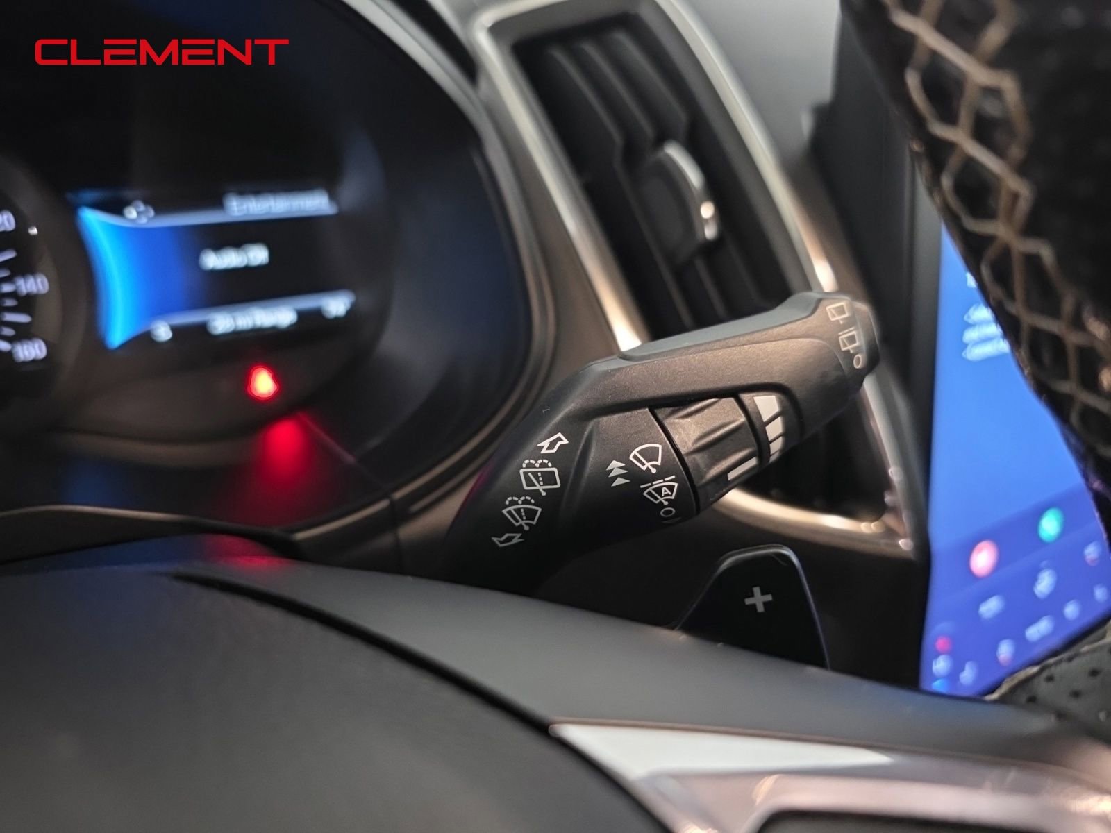 Used 2022 Ford Edge ST image 13