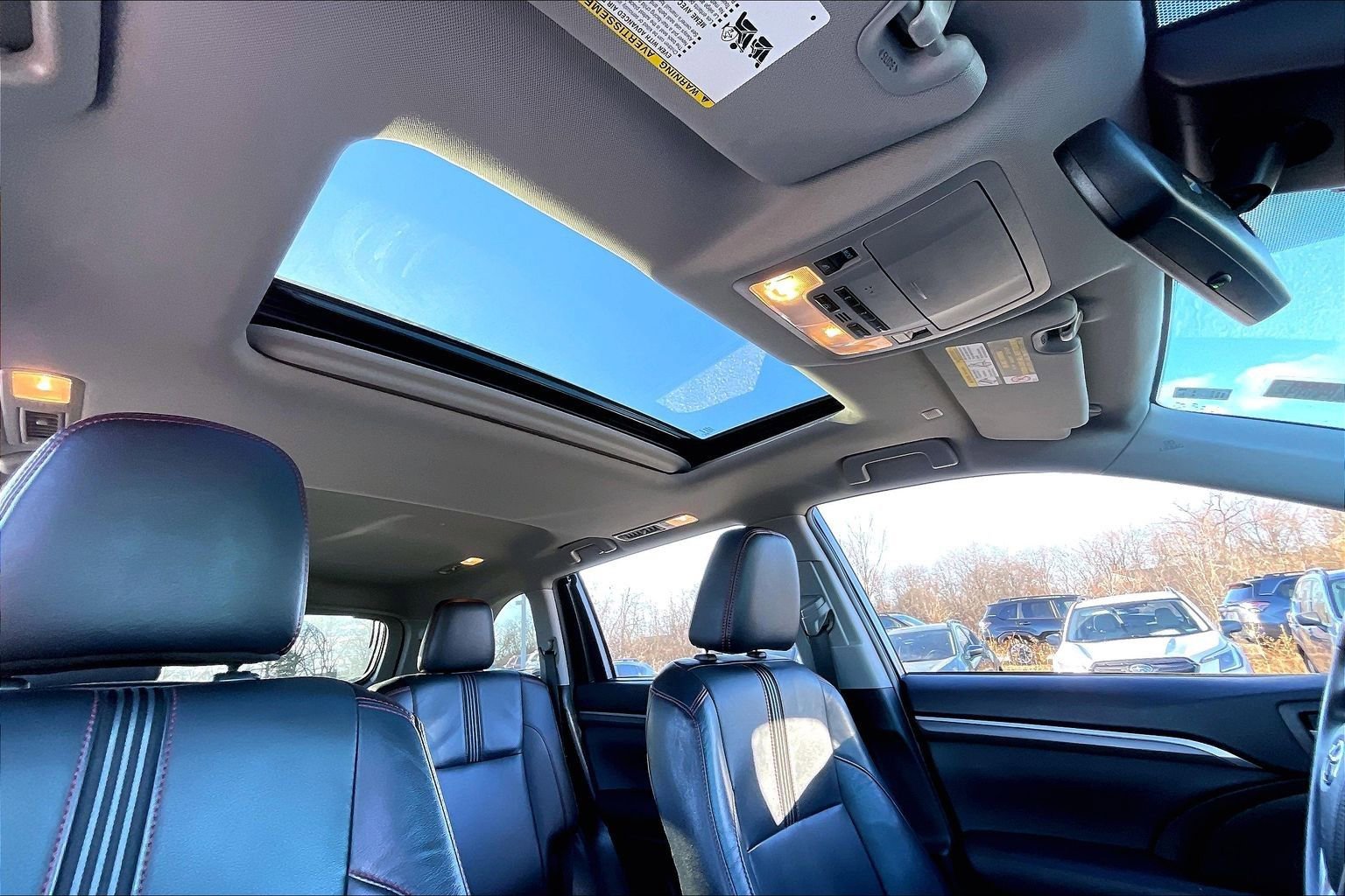 Used 2019 Toyota Highlander AWD V6 image 14