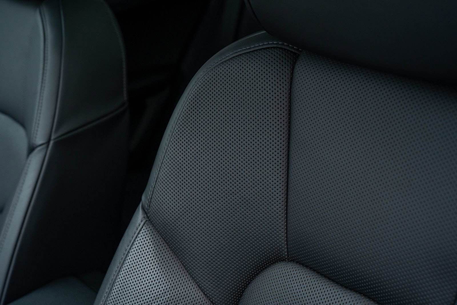 Certified 2025 Porsche Macan image 22