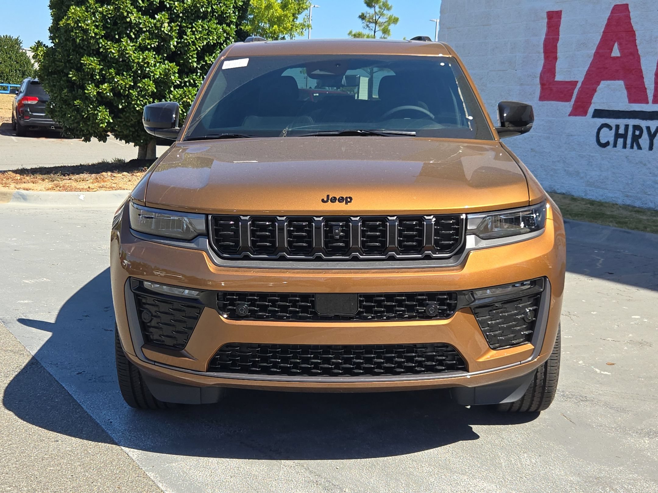 New 2027 Jeep Grand Cherokee Limited AWD/4WD image 2