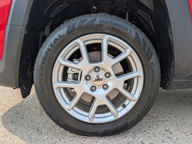 Used 2023 Jeep Renegade Latitude w/ Premium Group AWD/4WD image 11