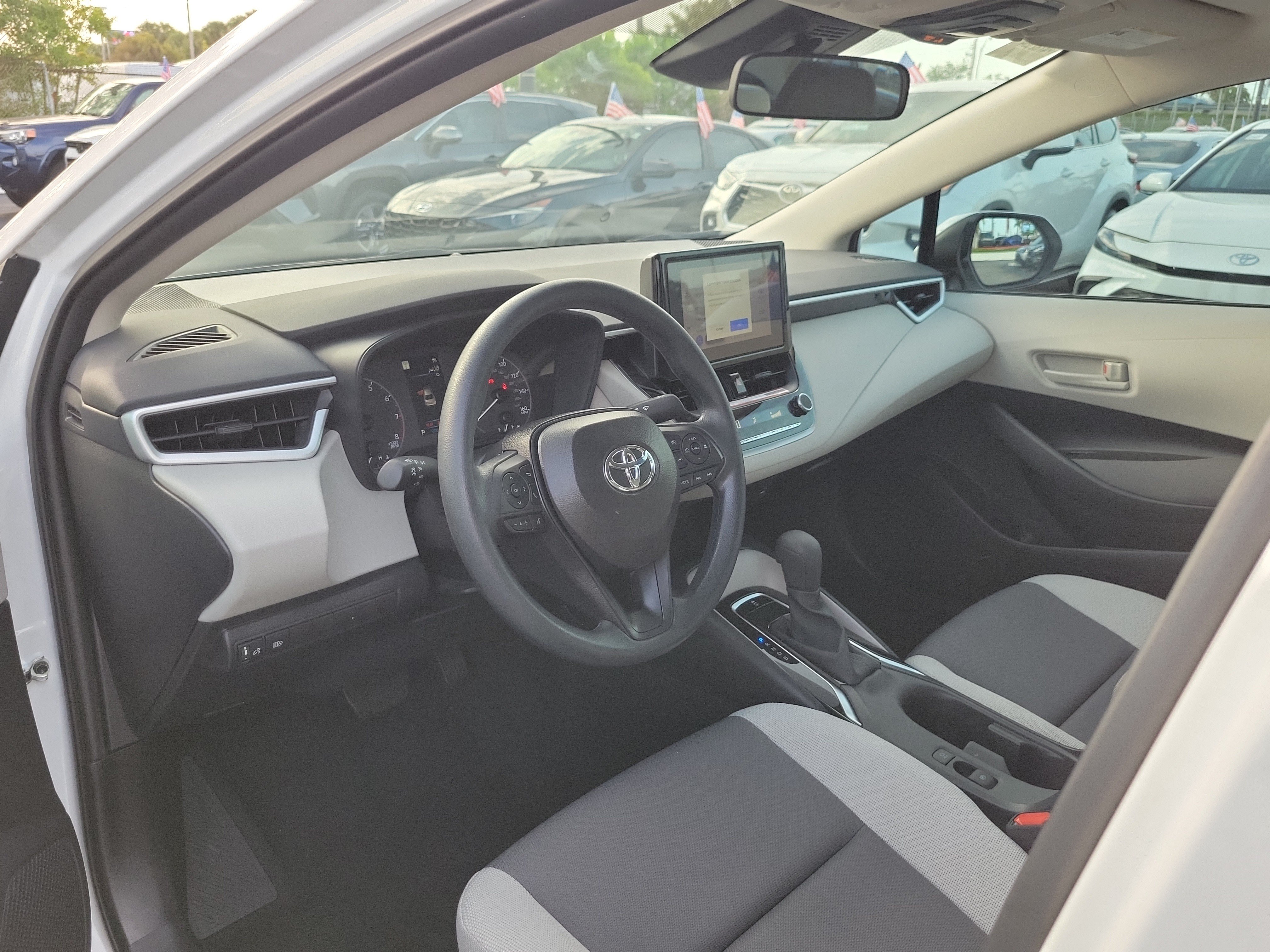 Used 2025 Toyota Corolla LE FWD image 19