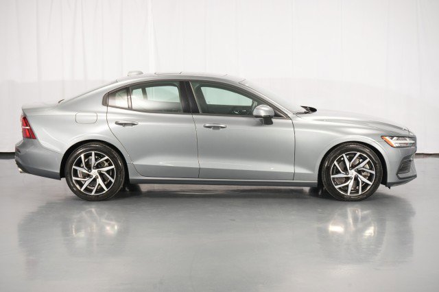 Used 2019 Volvo S60 T6 Momentum AWD/4WD image 9