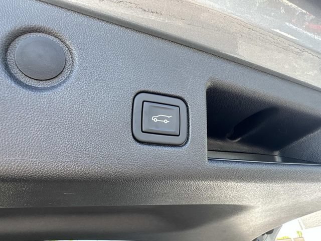 Used 2023 Chevrolet Equinox LT AWD/4WD image 19