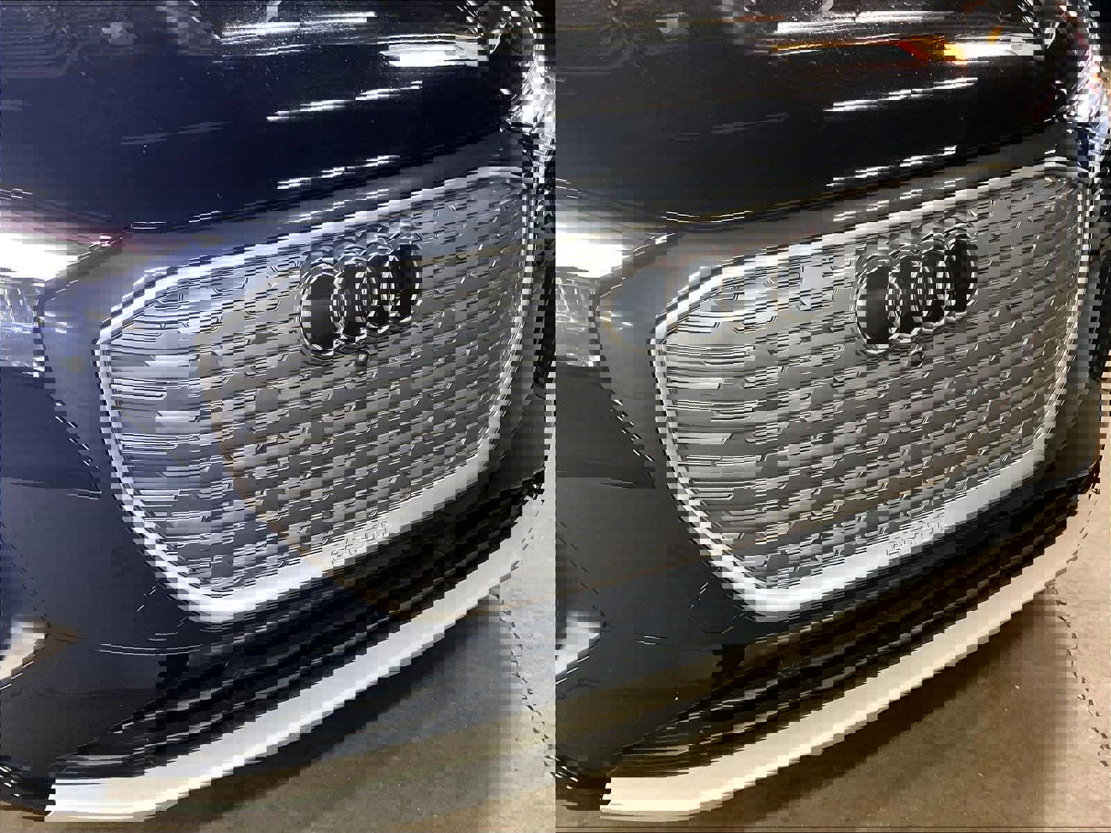 Used 2023 Audi Q4 e-tron Premium Plus w/ Premium Plus image 29