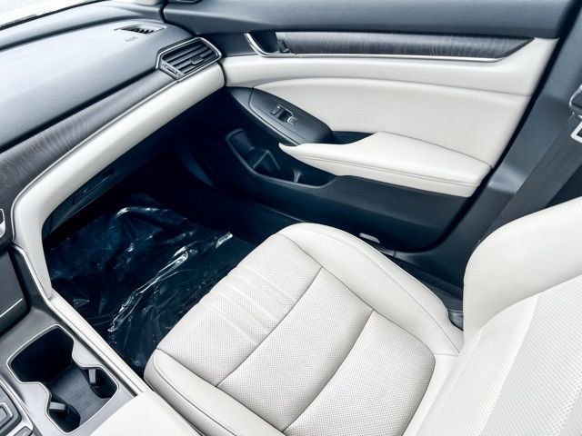 Used 2022 Honda Accord Touring image 12
