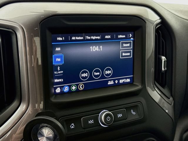 Used 2021 Chevrolet Silverado 1500 Custom Trail Boss AWD/4WD image 15