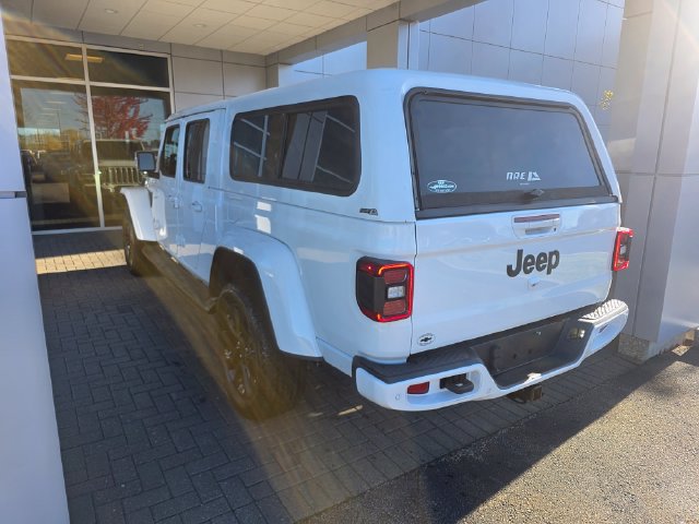 Used 2023 Jeep Gladiator Overland AWD/4WD image 2