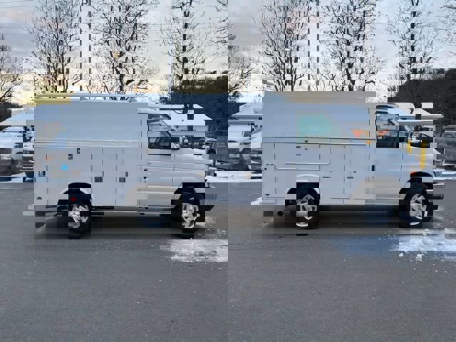 New 2026 Ford E-350 and Econoline 350 Super Duty w/ Power Equipment Group RWD image 8