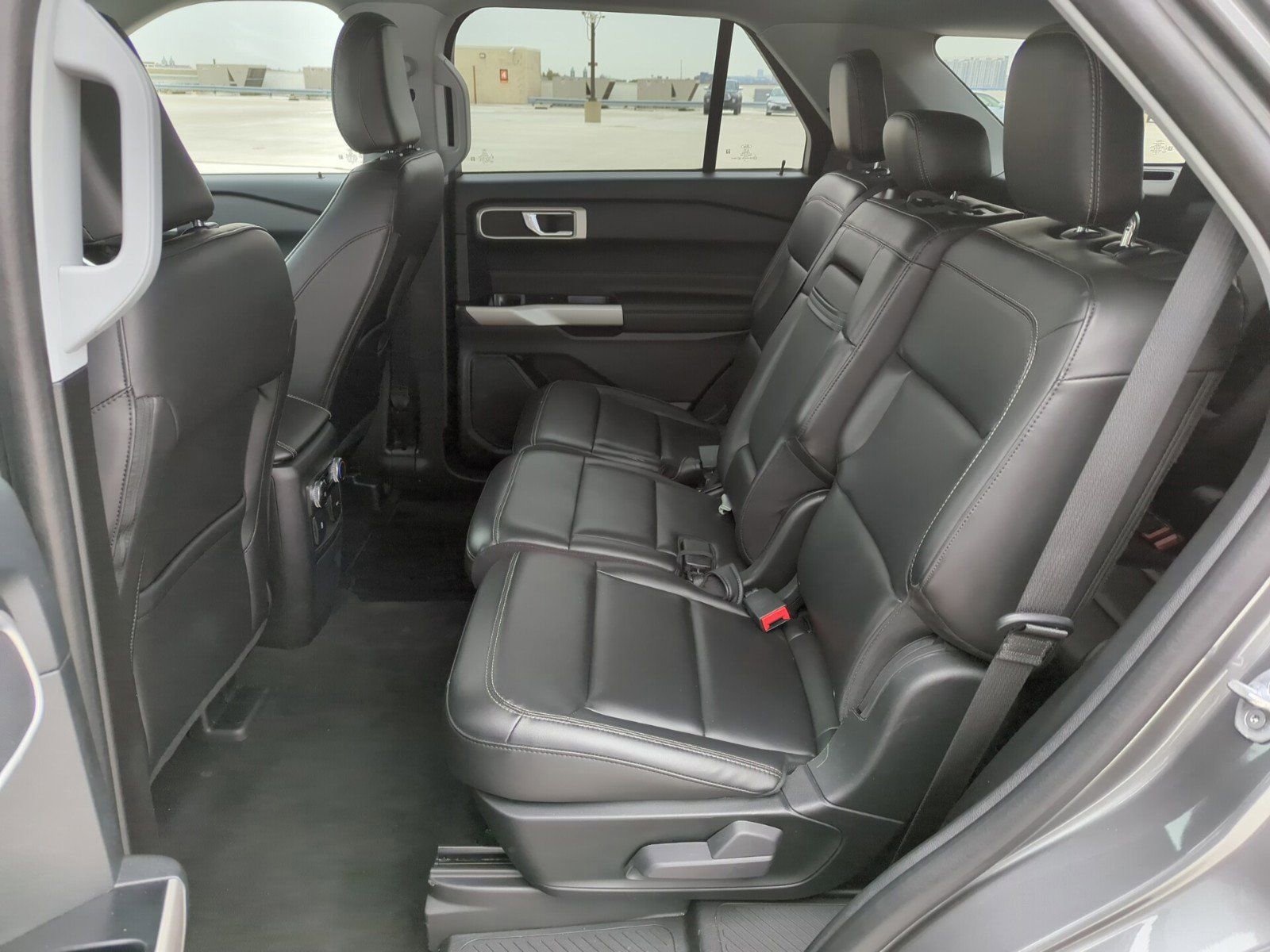 Used 2023 Ford Explorer XLT w/ Equipment Group 202A image 17