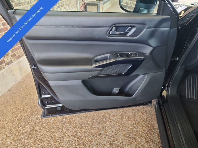 Used 2025 Nissan Pathfinder SV AWD/4WD image 9