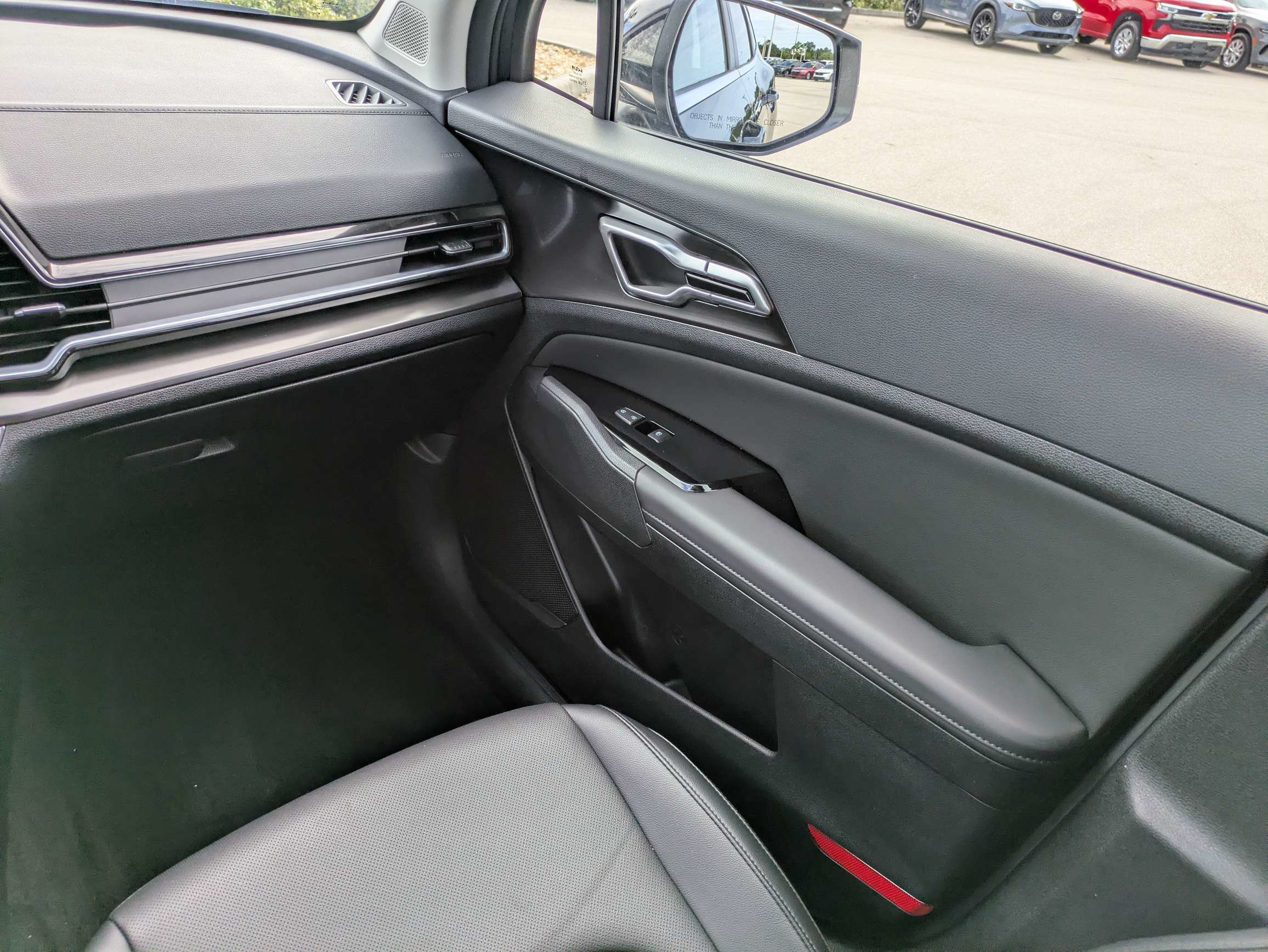 Certified 2025 Kia Sportage EX FWD image 16