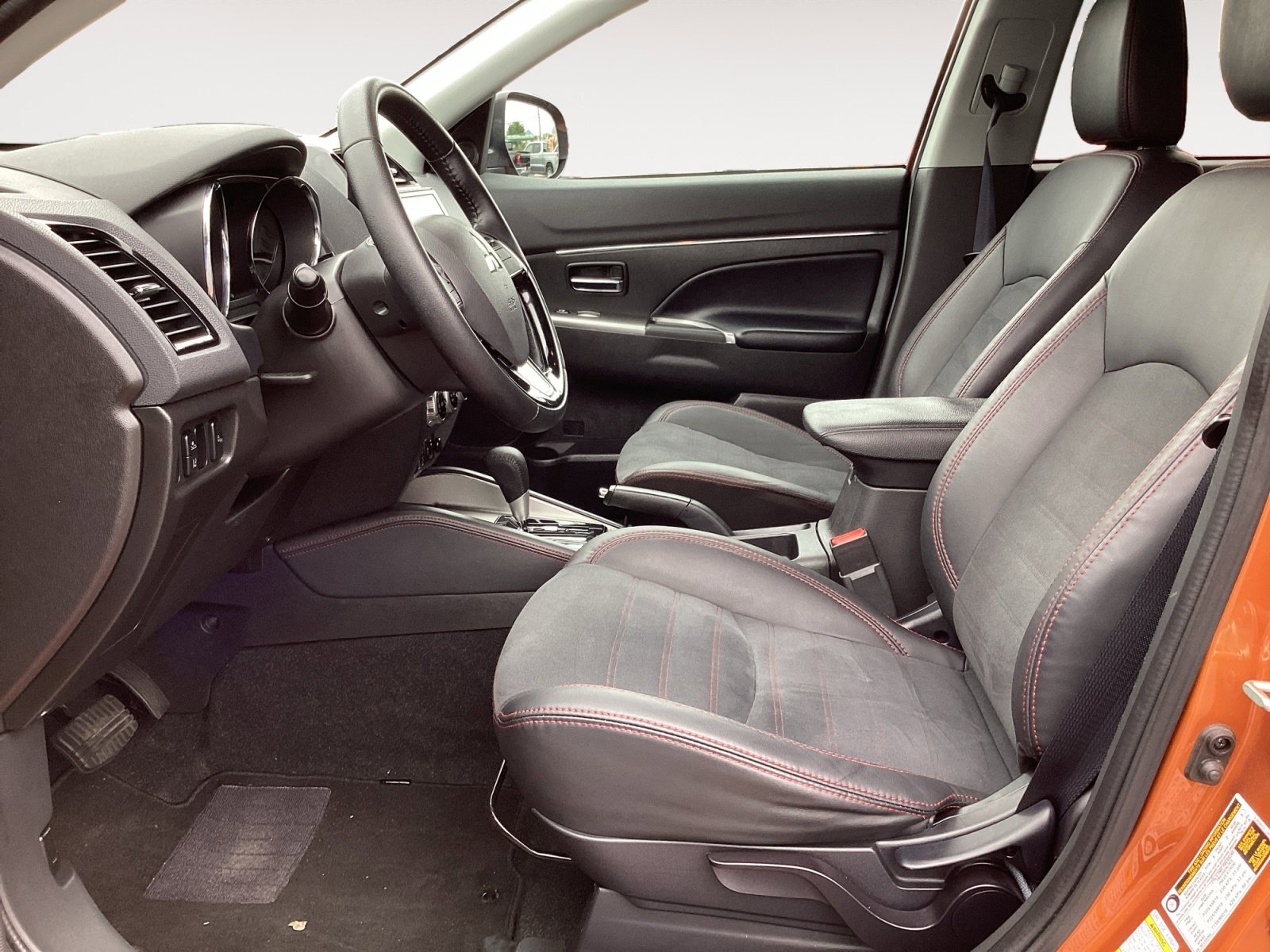 Used 2023 Mitsubishi Outlander Sport SE image 25