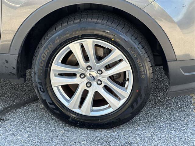 Used 2019 Ford Explorer XLT w/ Equipment Group 202A AWD/4WD image 7
