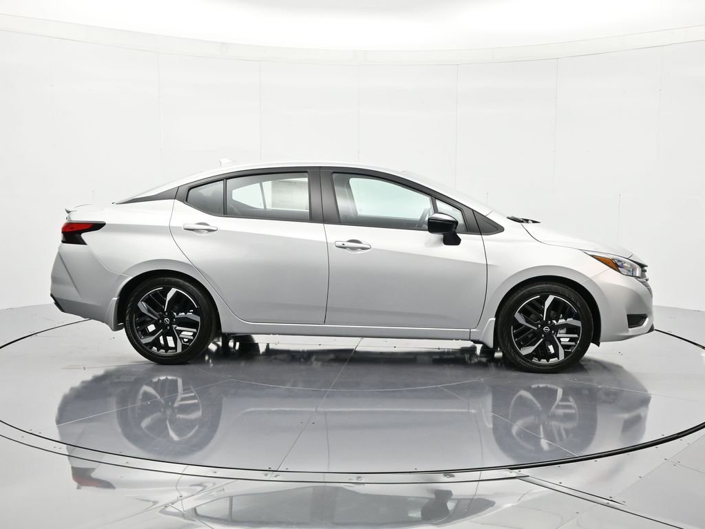 New 2025 Nissan Versa SR w/ Trunk Package FWD image 4