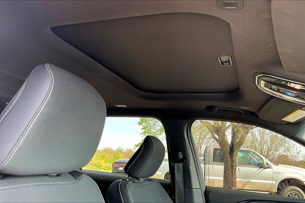 Used 2024 Jeep Grand Cherokee L Laredo w/ Luxury Tech Group I image 19