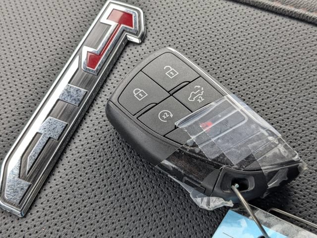 Used 2026 GMC Sierra 2500 AT4 w/ AT4 Premium Plus Package AWD/4WD image 26