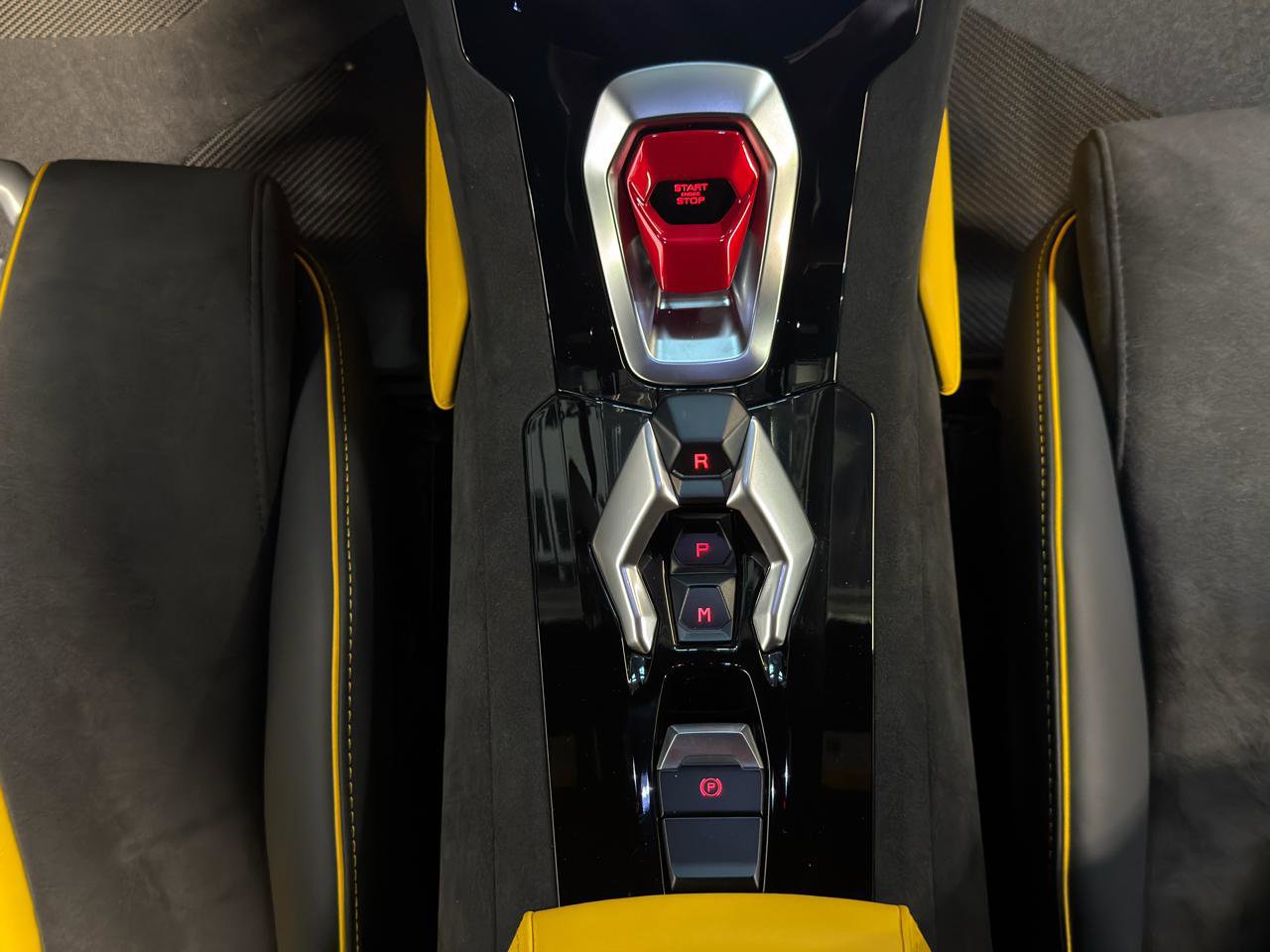 Used 2023 Lamborghini Huracan Tecnica RWD image 21