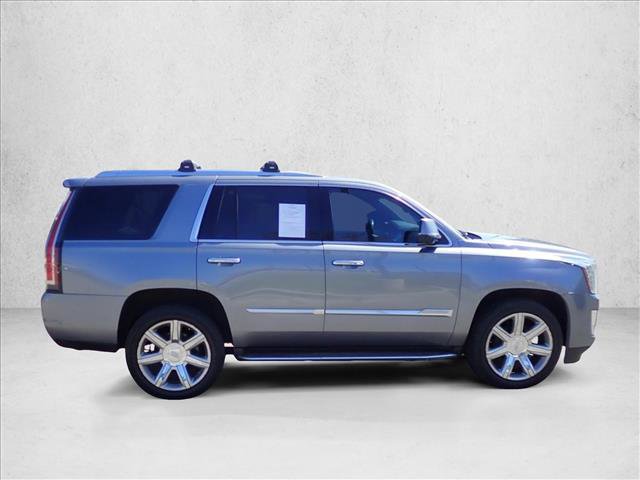 Used 2020 Cadillac Escalade Luxury AWD/4WD image 5