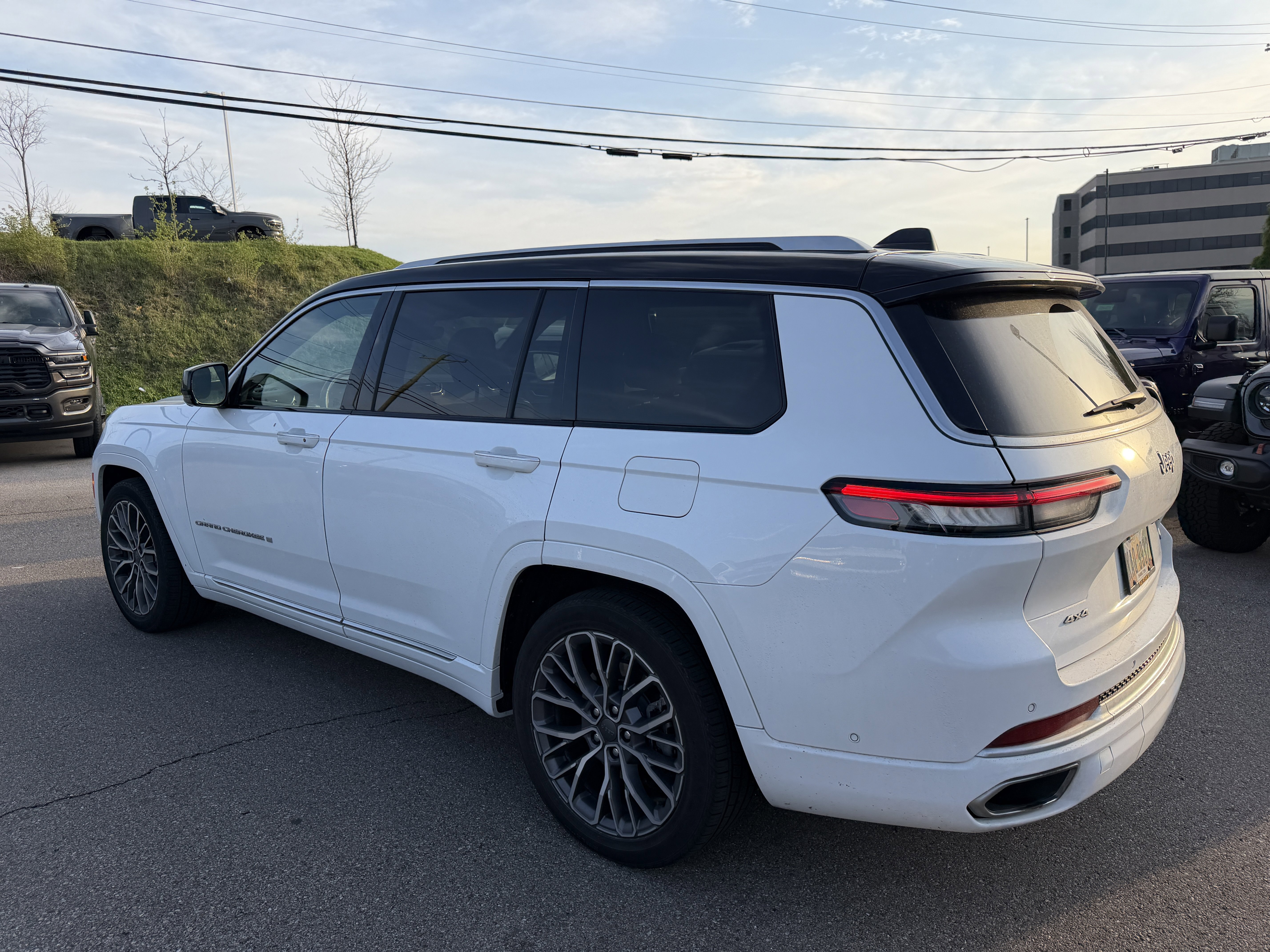 Certified 2023 Jeep Grand Cherokee L Summit image 10