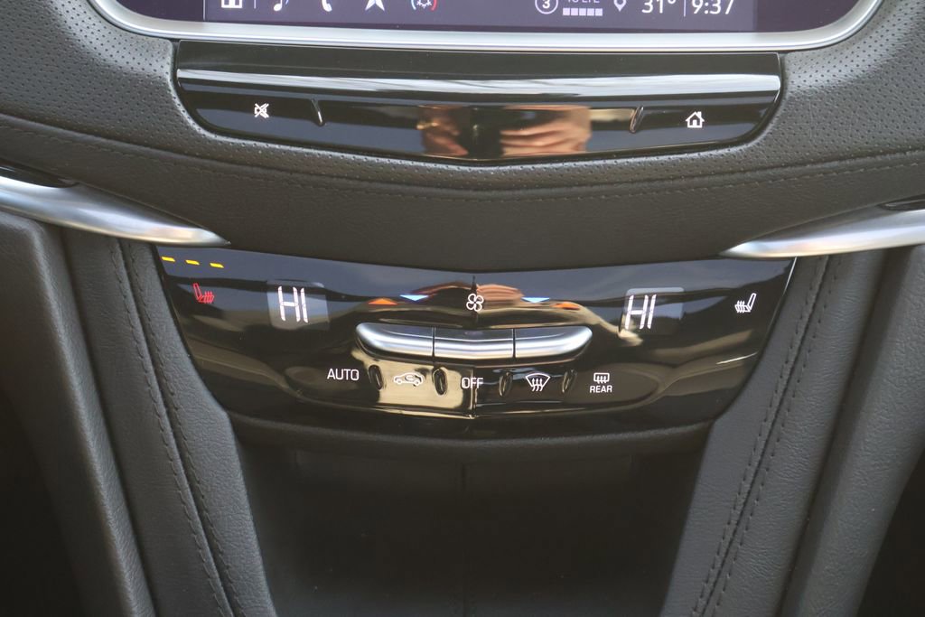 Used 2025 Cadillac XT5 Premium Luxury image 17