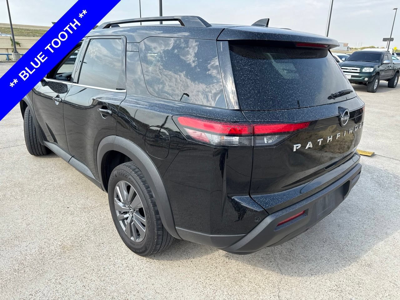 Used 2025 Nissan Pathfinder SV AWD/4WD image 8