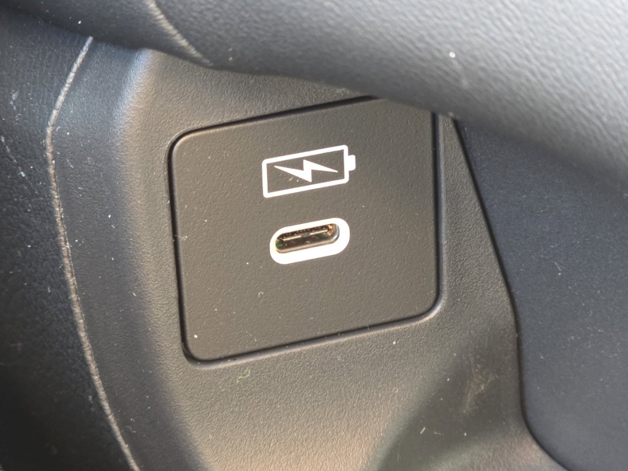 New 2026 Honda HR-V LX image 9