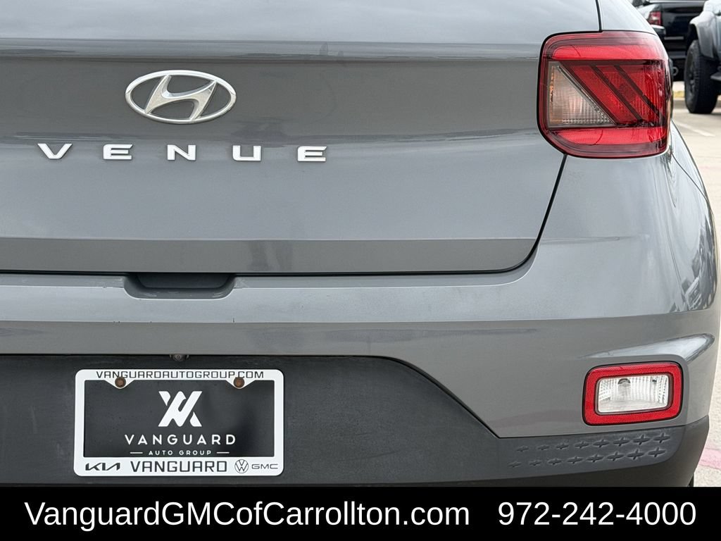 Used 2021 Hyundai Venue SE w/ Cargo Package FWD image 9