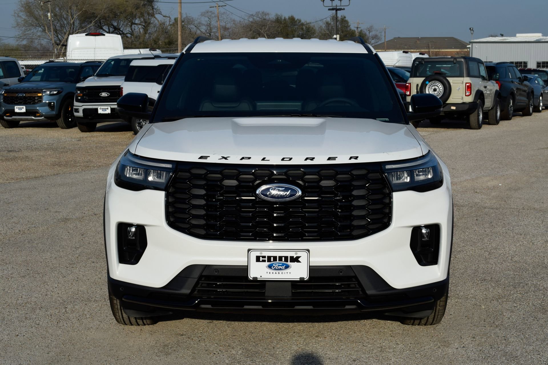 New 2026 Ford Explorer ST-Line image 2