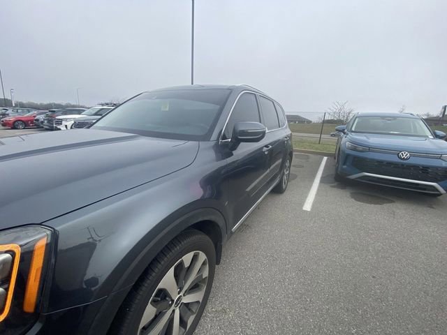 Used 2022 Kia Telluride EX w/ EX Premium Package image 2