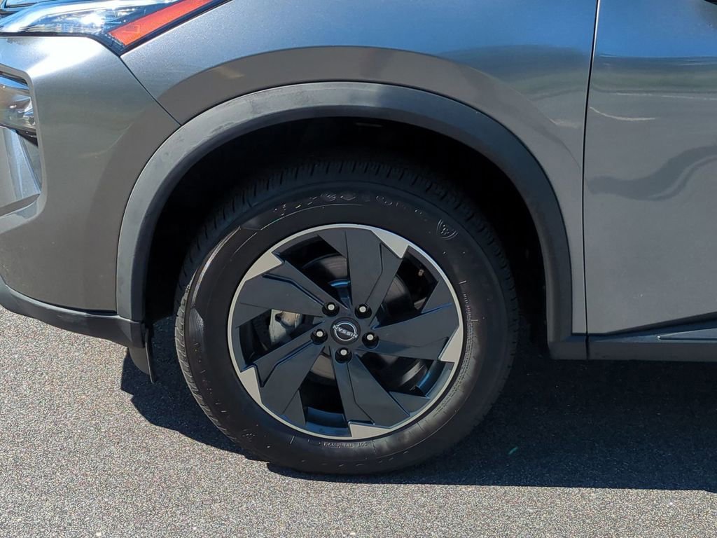 Certified 2024 Nissan Rogue SV image 10