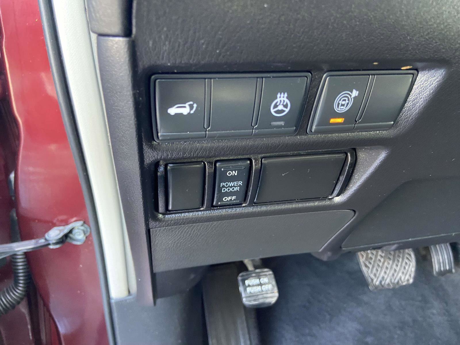 Used 2021 Nissan Armada Platinum image 11