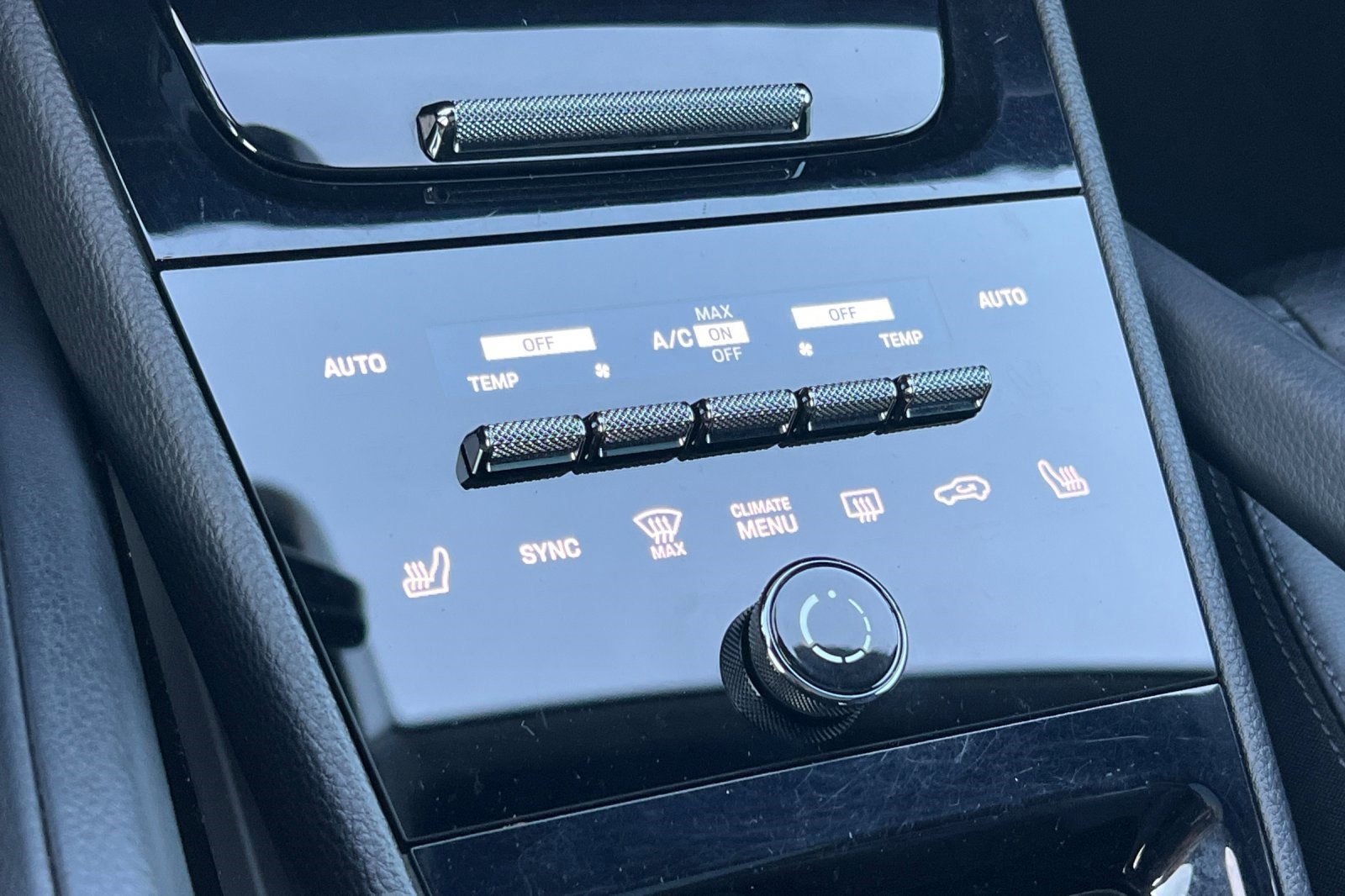 Used 2024 Porsche Cayenne image 16