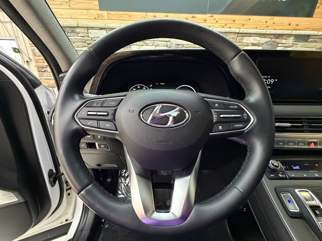 Used 2022 Hyundai Palisade Limited w/ Winter Package image 17