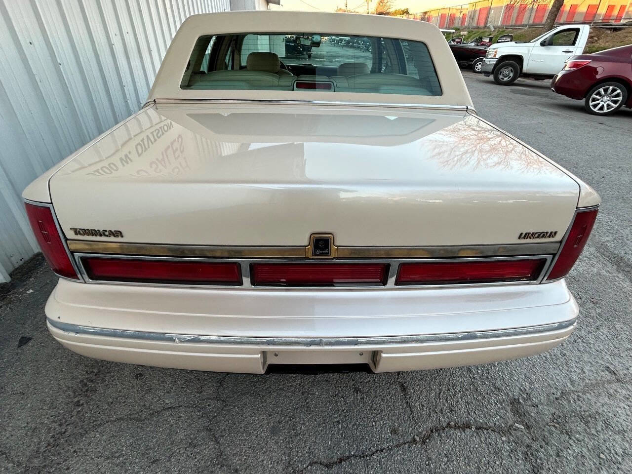 Used 1997 Lincoln Town Car Cartier image 9