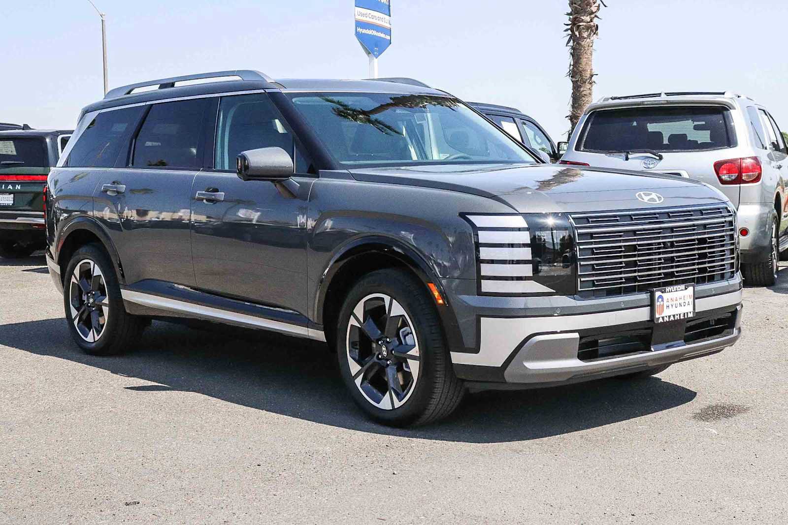 New 2027 Hyundai Palisade Limited FWD image 3
